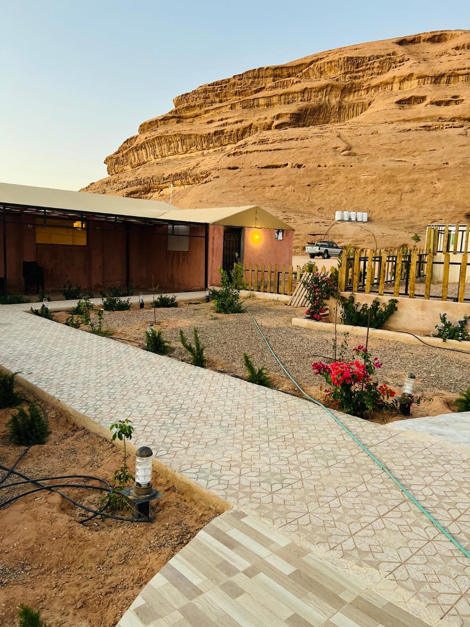 Magic Mountain Camp Apartment Вади Рум Екстериор снимка