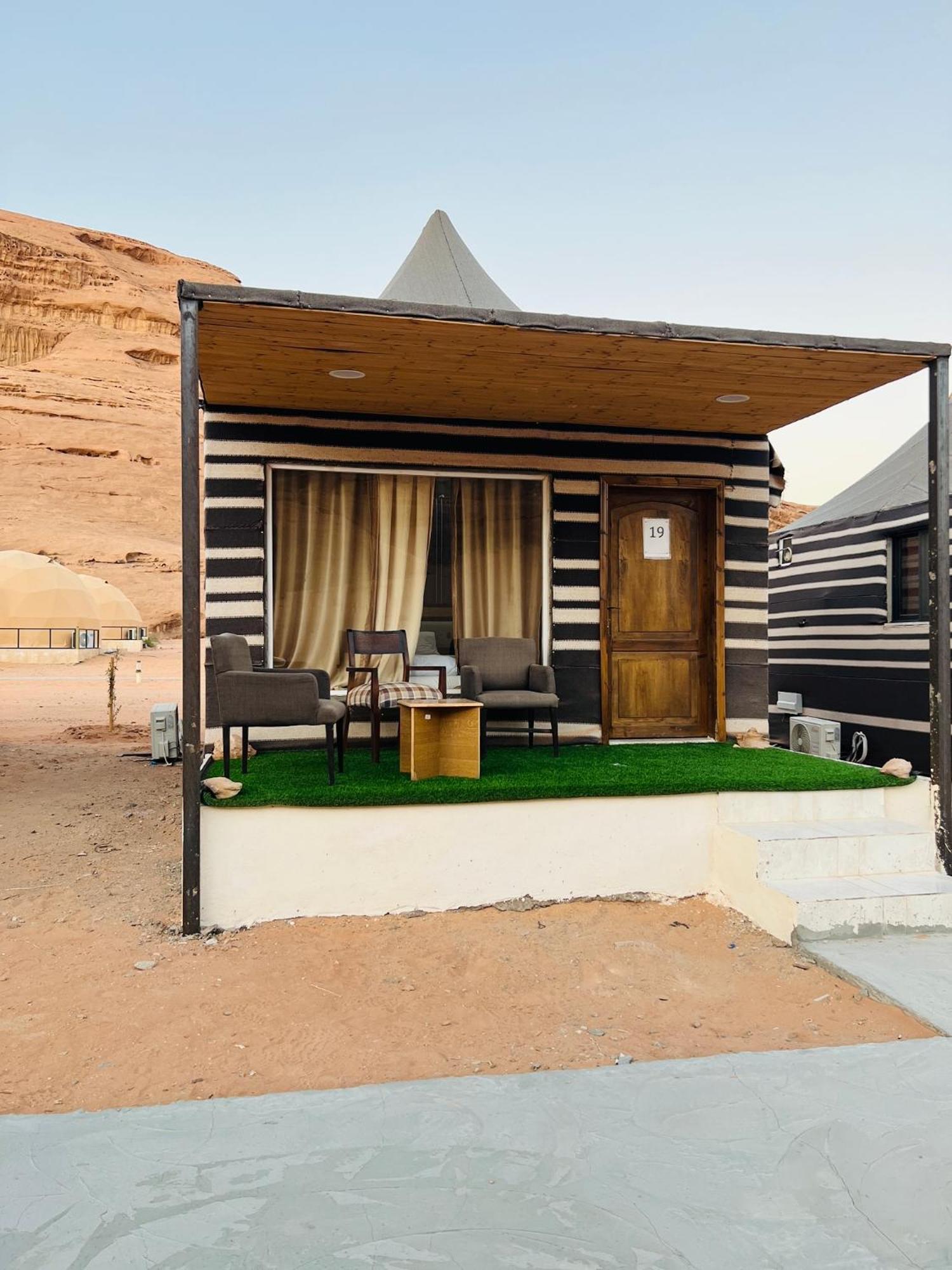 Magic Mountain Camp Apartment Вади Рум Екстериор снимка
